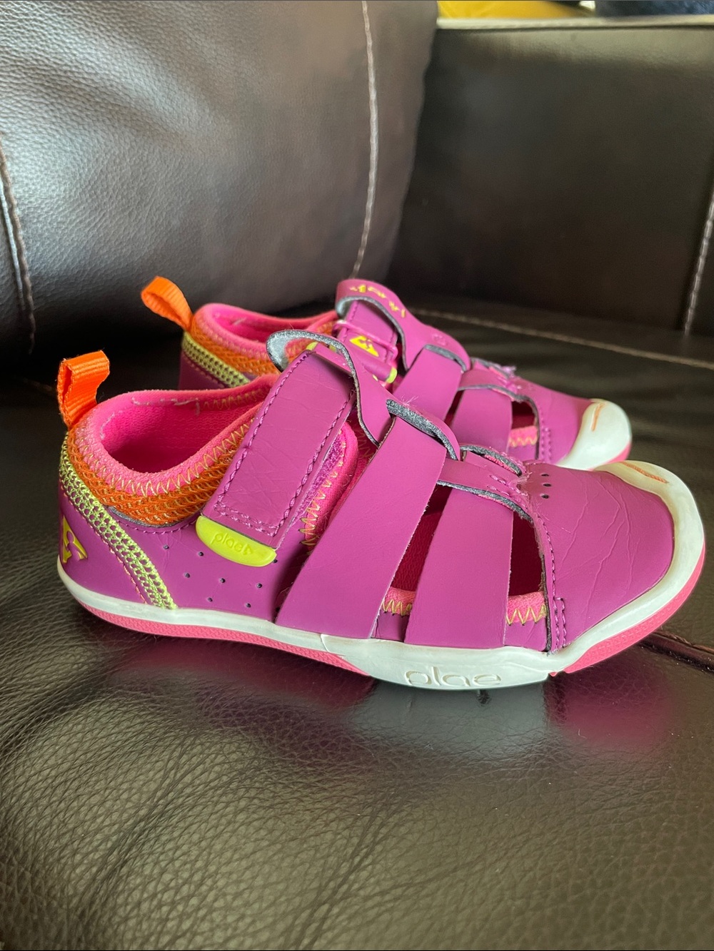 Plae Sam 2.0 Fuschia Sandals